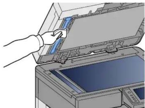OLIVETTI d-Copia 255MF - Nettoyer le verre fendu et le guide de lecture. - 2