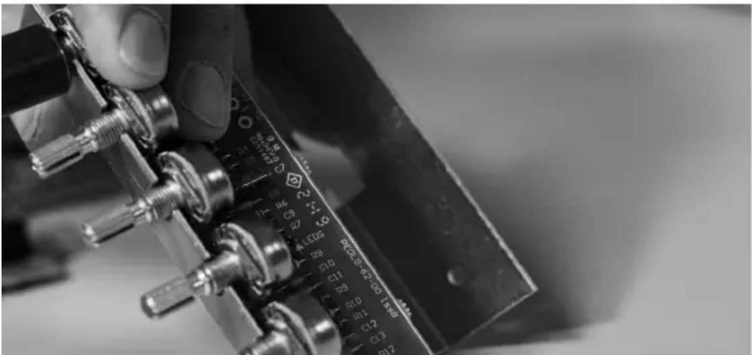 MARSHALL ShredMaster - CONGRATULATIONS ON PURCHASING YOUR MARSHALL SHREDMASTER PEDAL - 2