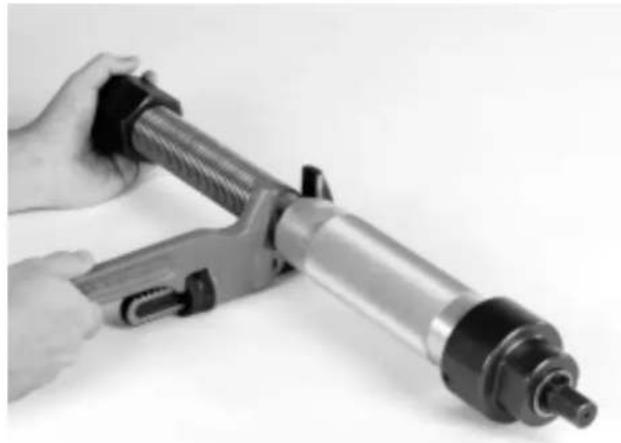 RIDGID RT1000 - Tapping Tool is required. The following procedure should be followed to assemble this tool: - 1