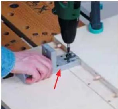 WOLFCRAFT 4642 - L'assemblage en T avec le guide de perçage universel - 6
