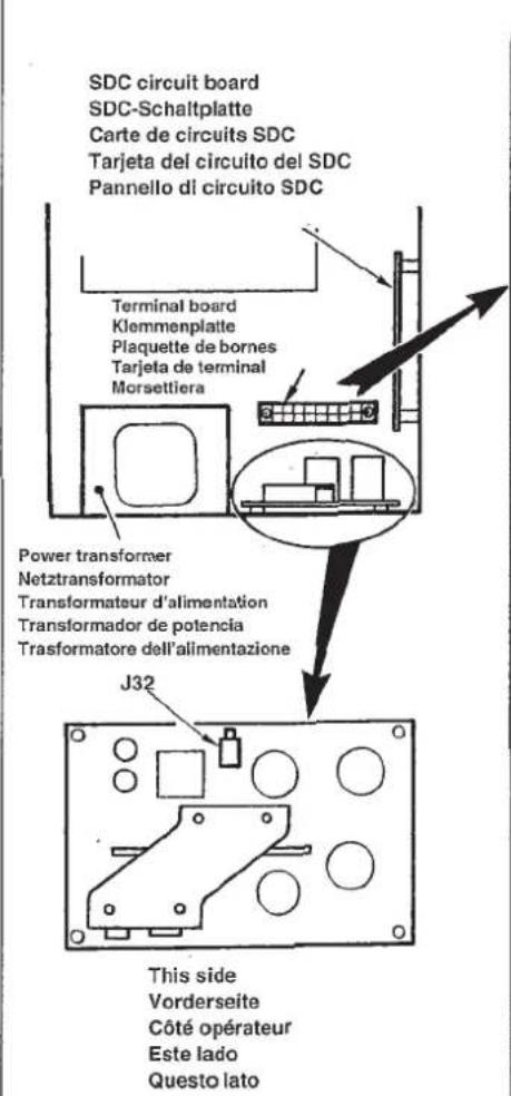JUKI LK-1930 - Changing the voltage / Spannungsänderung / Changement de la tension / Modo dechangiar la tension / Cambio della tensione - 1