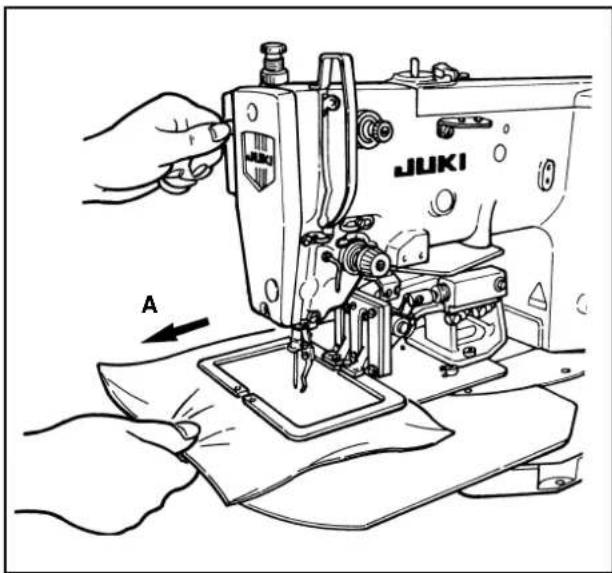 JUKI LK-1942ZA5050 - Come estrarre i prodotti di cucitura quando il filo non viene tagliato (Solo per il tipo Z) - 2