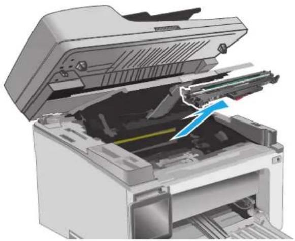 HP LaserJet M130MFP - 清除出纸槽中的卡纸 - 4