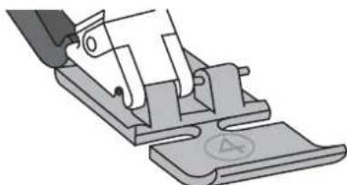 SINGER Featherweight C240 - Sewing in Zippers - 2