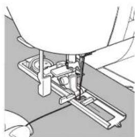 SINGER C440Q - PEGADO DE BOTONES - 5