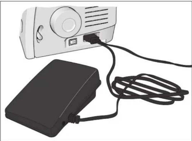 SINGER SE017 - Brancher la pédale et l'alimentation électrique - 1