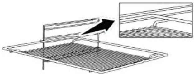 BEKO BBCW17400B - Mise en place de la grille métallique et du plateau métallique sur les étagères de cuisine - 1