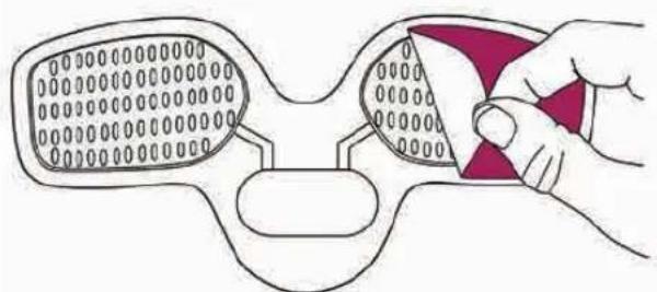 PAINGONE Aegis - Bevestig gelpads aan de Aegis-eenheid - 2