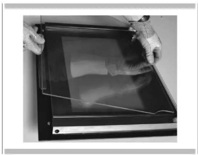 Fulgor Milano FCO 4511 TEM - Comment démonter les vitres internes de la porte panoramique « FULL GLASS » - 2