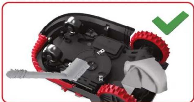 KRESS Mission 1500 KR122E - Pulizia dei pin di contatto e delle strisce di ricarica - 3