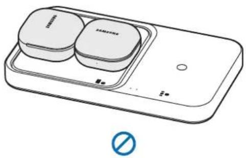 SAMSUNG EP-P2400 - ▶ Twee paar Galaxy Buds opladen - 2