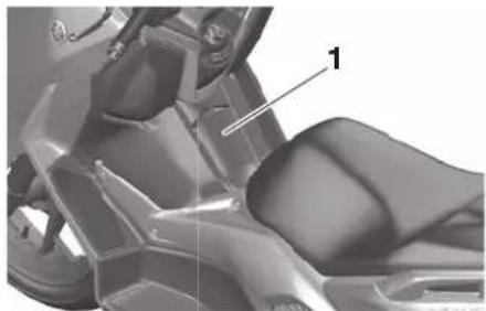 YAMAHA XMAX300 (2023) - Retrait du bouchon du réservoir de carburant - 1