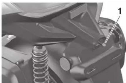 YAMAHA XMAX300 (2023) - Remplacement de l'ampoule d'éclairage de la plaque d'immatriculation - 2