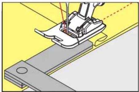 BERNINA 790 PRO - 布地の高さを調節する - 2