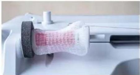 BERNINA 790 PRO - 糸立て棒を立てる - 5