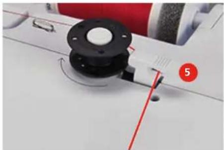 BERNINA 790 PRO - 下糸を巻く - 4