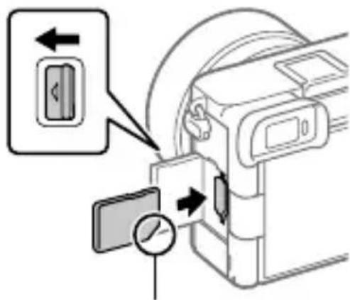 SONY Alpha A6700 - Inserir a bateria (fornecido)/cartão de memória (vendido separadamente) na câmara - 2