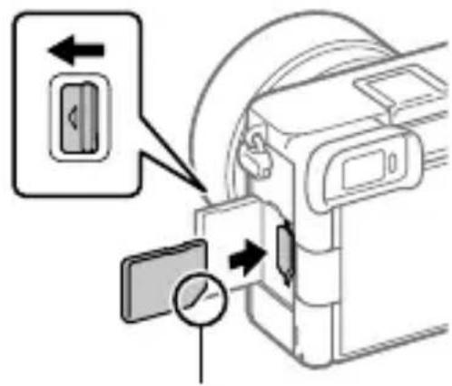 SONY Alpha A6700 - Insertion de la batterie (fourni)/carte mémoire (vendu séparément) dans l'appareil - 2