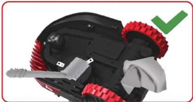KRESS Mission Nano 600 KR101E - Clean the contact pins and the charging strips - 1