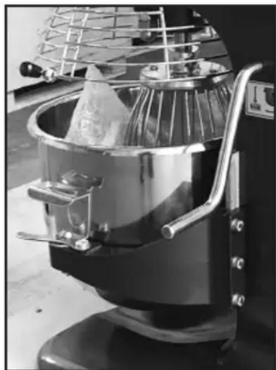 Waring Commercial Luna WSM20L - INSTALLATION DU BOL - 1
