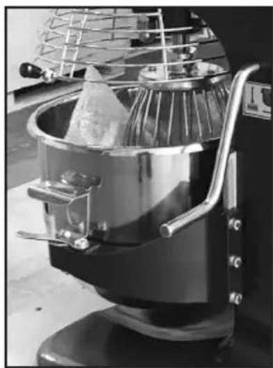 Waring Commercial Luna WSM10L - Removing and Attaching the Bowl Guard: - 1