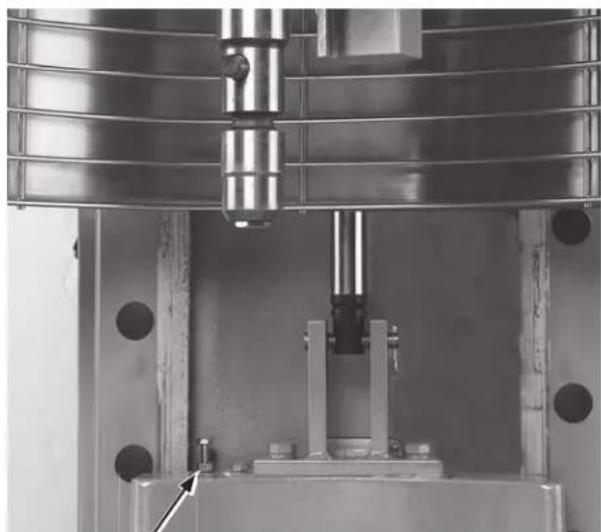 Hobart HL600 - Adjust the Bowl/Agitator Clearance - 1