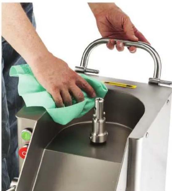 Hobart FP400i - WARNING The cutting tools have sharp knives. Use extreme caution when working near knives. - 2