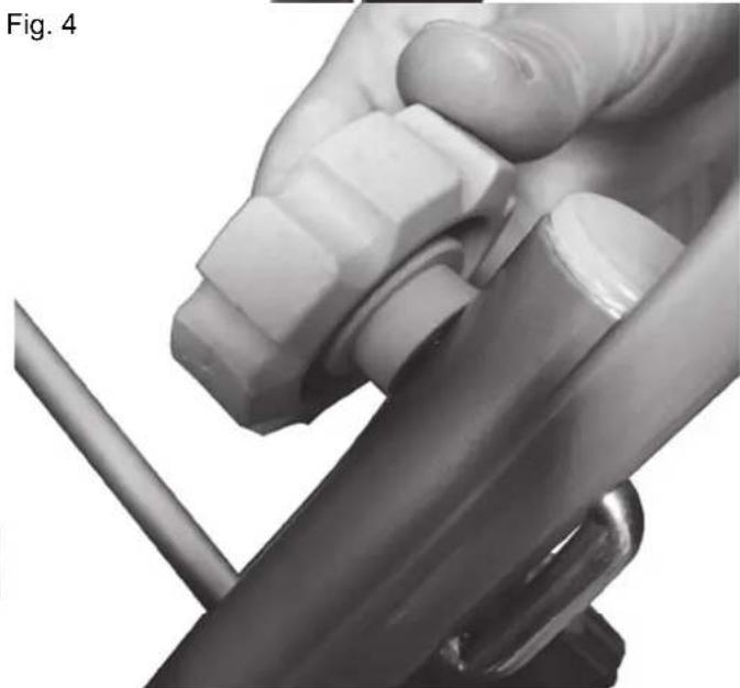 Earthwise SN75018 - INSTALLING CENTER HANDLE - 4