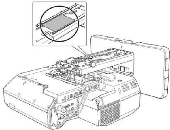 EPSON ELPMB53 - Fixez le cache du support de montage et le capuchon de protection - 4