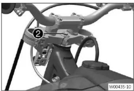 GAS GAS MC 450F (2024) - Monter le té de fourche inférieur - 2