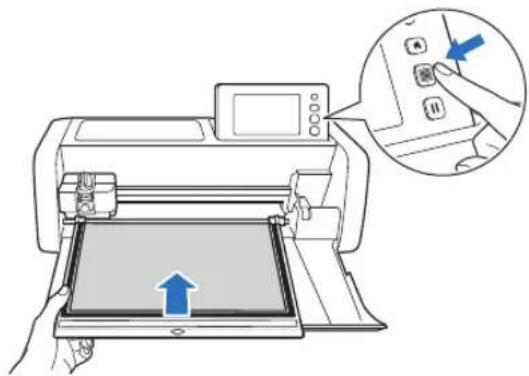 BROTHER SDX1250 - Tout en maintenant le support de niveau, insérez-le doucement dans la fente - 2