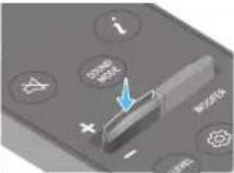 SAMSUNG HW-Q810GC - Wkładanie baterii przed użyciem pilota (2 baterie AAA) - 16
