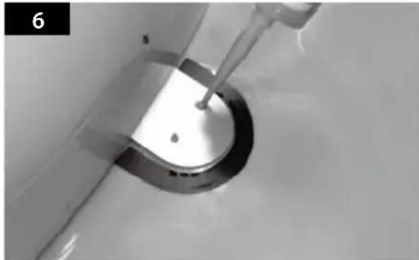 Selfsat Snipe Dome - SNIPE DOME Installation on the car roof (same for all 4 mounting plate edges) - 6