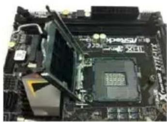 ASROCK Z77 Extreme4 - CPU Installation - 4