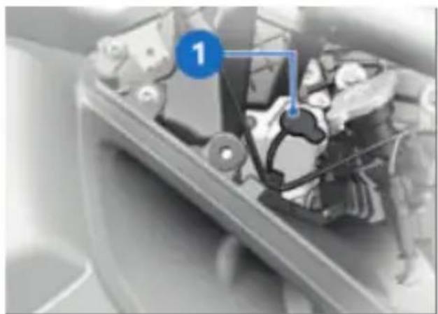 BMW R 1250 RT (2023) - Ouverture de l'obturateur radiateur - 3