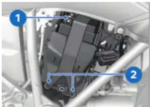 BMW R 1250 R (2023) - Poser la batterie - 3