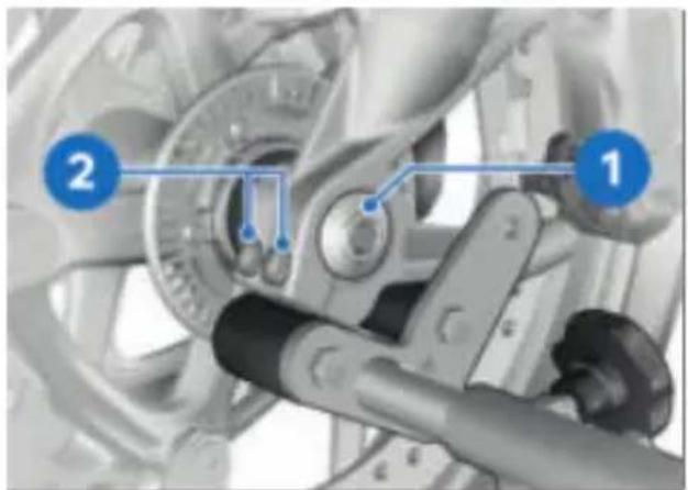 BMW R 1250 R (2023) - Montage de la roue avant dans le sens de rotation contraire - 2