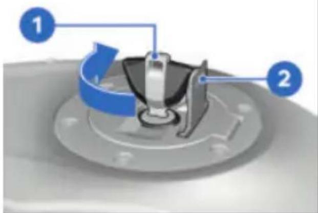 BMW R 1250 R (2023) - Contact du carburant sur les surfaces en matière plastique - 3