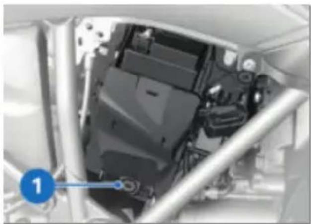 BMW R 1250 R (2023) - Dépose de la batterie - 3