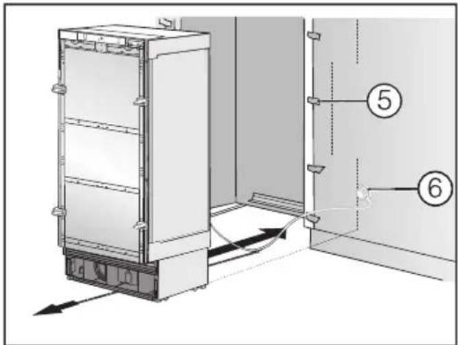 MIELE F 2413 Vi - Insérer l'appareil dans la niche d'encastrement - 2