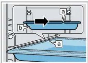 BOSCH HMG778NB1 - Insérer les accessoires dans le compartiment de cuisson - 2