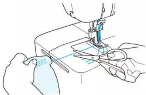 BROTHER CV3440 - De stof verwijderen uit de machine (coverlock model) - 6