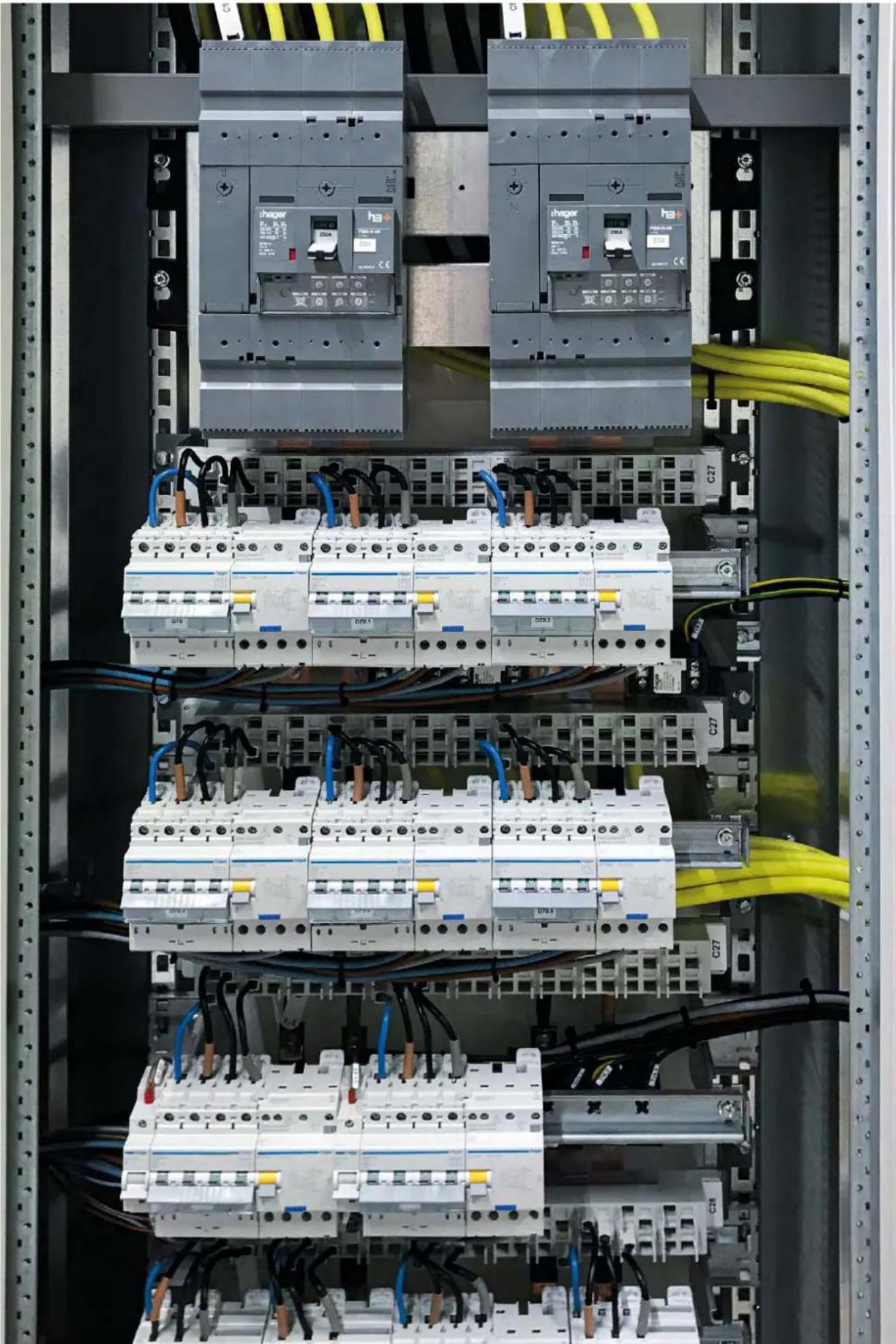 HAGER FZ537 - Focus sur la version AB dans la gamme disjoncteurs boîtiers moulé h3+ - 3