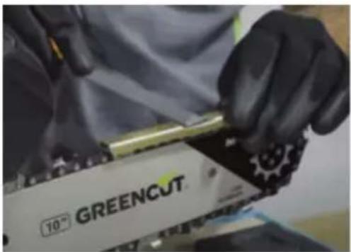Greencut GS240C - CONTRÔLE ET TENSION DE LA CHAÎNE - 6