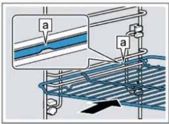 SIEMENS CM724G1B2 - Insérer les accessoires dans le compartiment de cuisson - 1