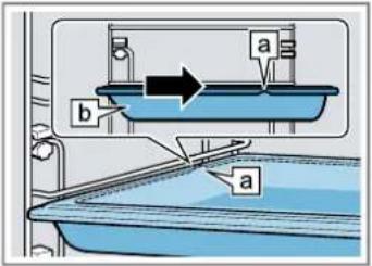 SIEMENS HM736G1B1 - Insérer les accessoires dans le compartiment de cuisson - 2