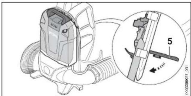 STIHL BGA 300.0 - Accu plaatsen - 3