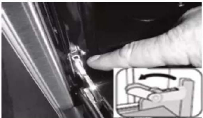 BLAUPUNKT 5B30N 0250 - Installation instruction of the door frame up cover and rotation bracket assembly - 3