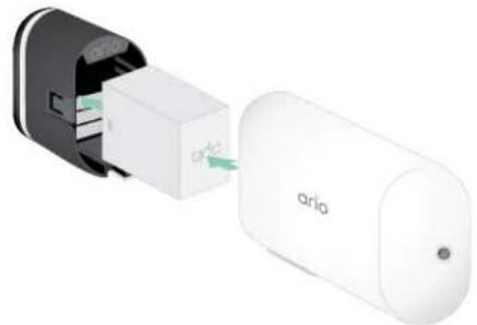 ARLO Pro 5S 2K - Installer une batterie rechargeable et un boîtier XL (vendus séparément) - 3
