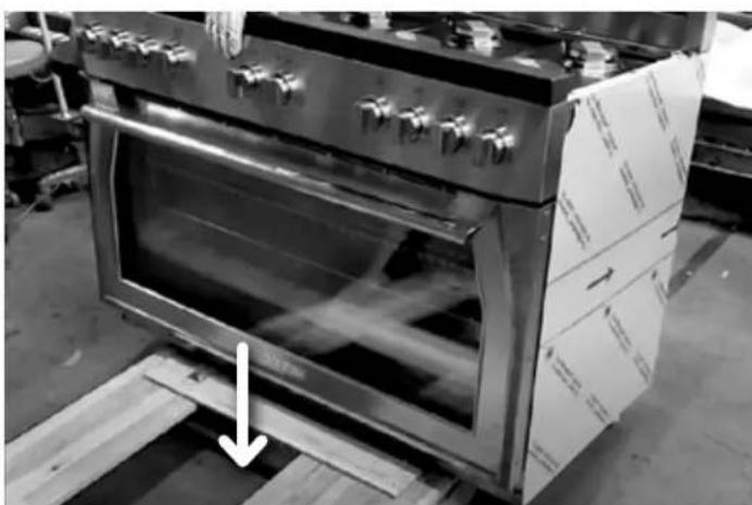 Forza FR366GN - Déballage de la cuisinière (48") - 7